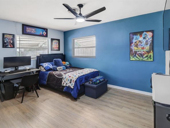 131 NE 55th St, Oakland Park FL 33334