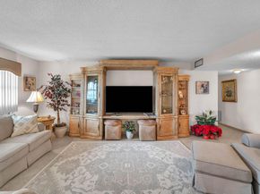 800 NE 195th St 601, Miami FL 33179