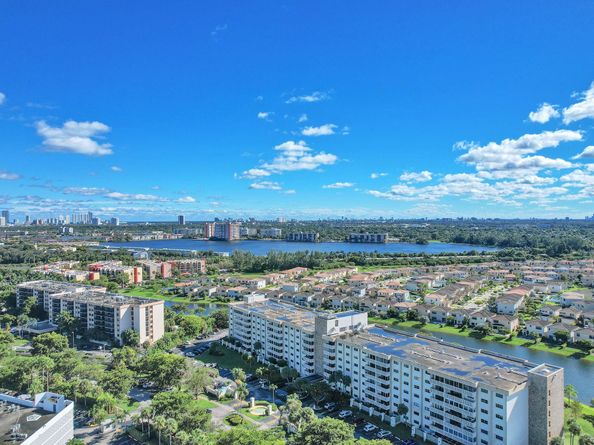 800 NE 195th St 601, Miami FL 33179