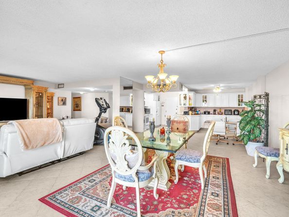 800 NE 195th St 601, Miami FL 33179