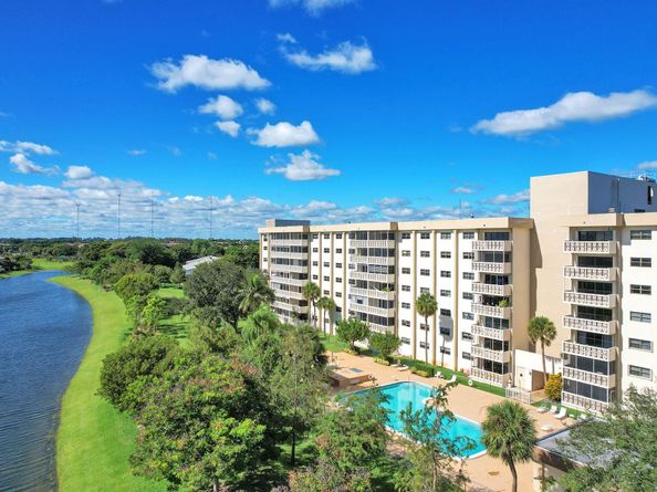 800 NE 195th St 601, Miami FL 33179