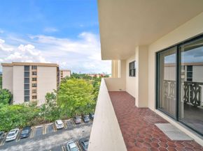 800 NE 195th St 601, Miami FL 33179