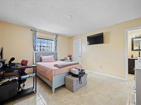 1827 Pinehurst Drive, West Palm Beach FL 33407