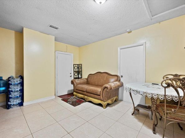 1827 Pinehurst Drive, West Palm Beach FL 33407