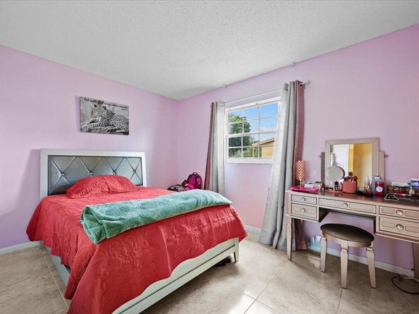 1827 Pinehurst Drive, West Palm Beach FL 33407