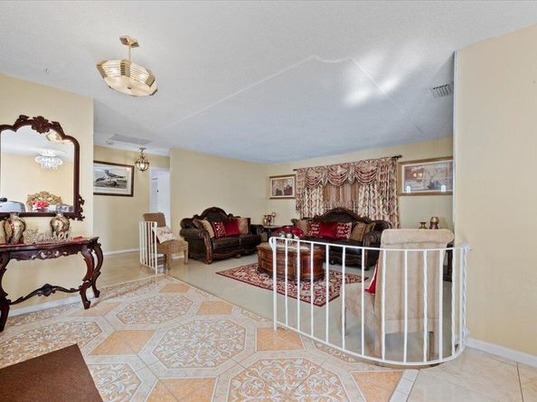 1827 Pinehurst Drive, West Palm Beach FL 33407