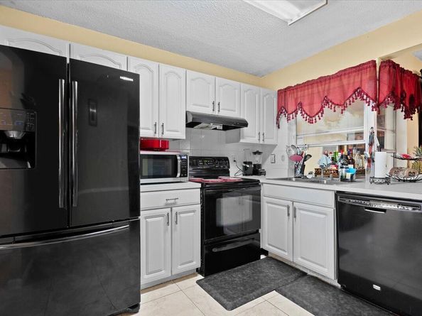 1827 Pinehurst Drive, West Palm Beach FL 33407