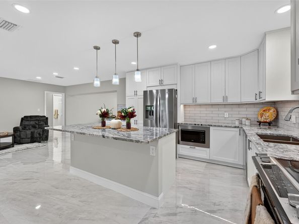 728 NE 7th St, Pompano Beach FL 33060