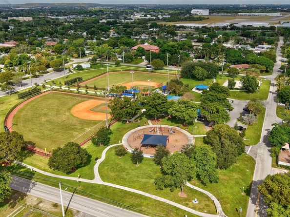 728 NE 7th St, Pompano Beach FL 33060