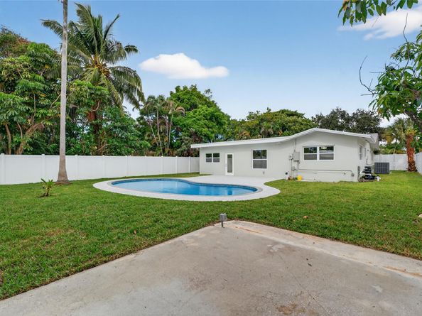 728 NE 7th St, Pompano Beach FL 33060