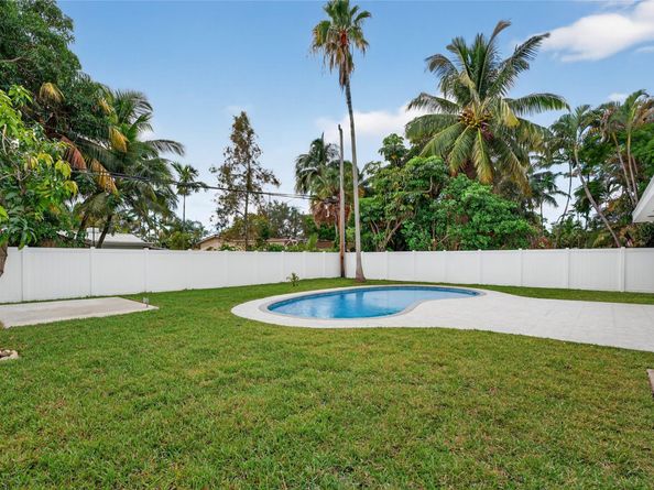 728 NE 7th St, Pompano Beach FL 33060