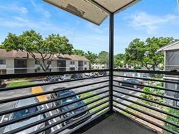504 Gardens Drive 203, Pompano Beach FL 33069