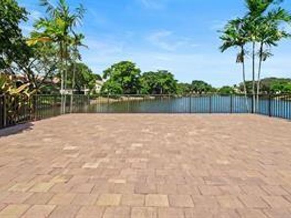 504 Gardens Drive 203, Pompano Beach FL 33069