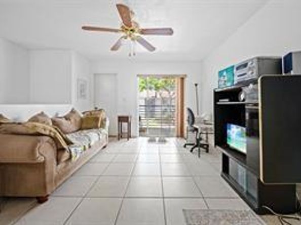 504 Gardens Drive 203, Pompano Beach FL 33069