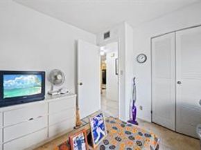 504 Gardens Drive 203, Pompano Beach FL 33069