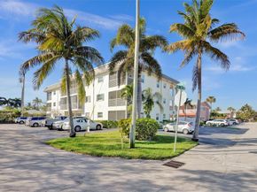 3216 SE 8th Street 305, Pompano Beach FL 33062