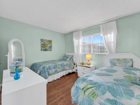 8950 Sunrise Lakes Blvd 210, Sunrise FL 33322