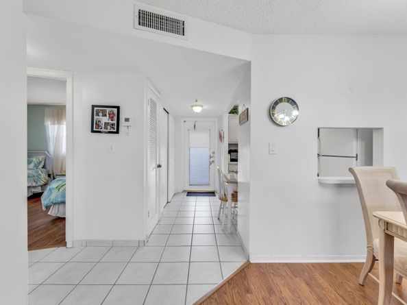 8950 Sunrise Lakes Blvd 210, Sunrise FL 33322