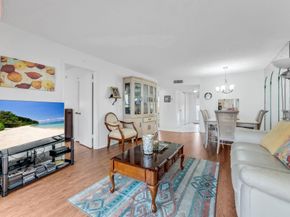 8950 Sunrise Lakes Blvd 210, Sunrise FL 33322