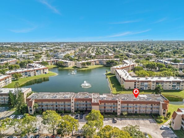 8950 Sunrise Lakes Blvd 210, Sunrise FL 33322