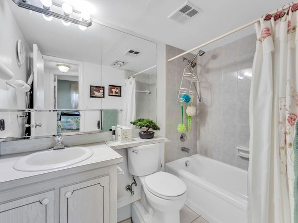 8950 Sunrise Lakes Blvd 210, Sunrise FL 33322