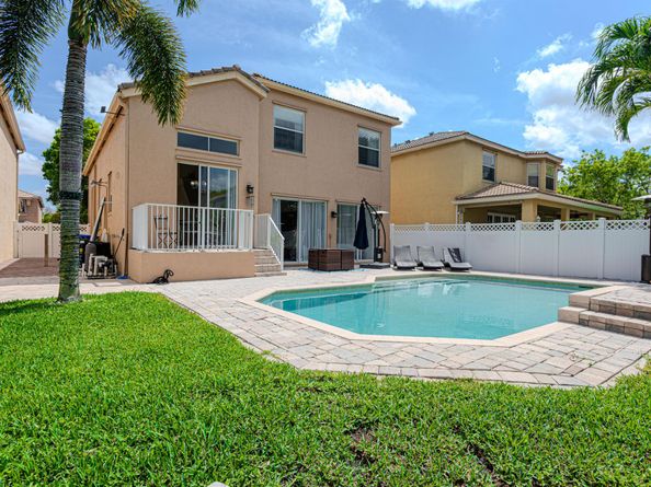 1534 Running Oak Lane, Royal Palm Beach FL 33411