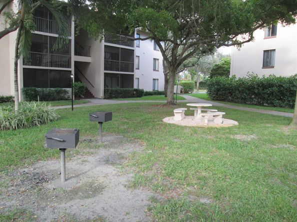 209 Foxtail Drive G1, Greenacres FL 33415