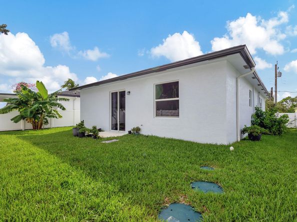 166 Neva Drive, West Palm Beach FL 33415