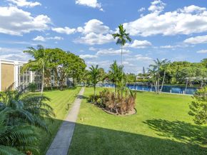 2970 NE 16th Ave 211, Oakland Park FL 33334