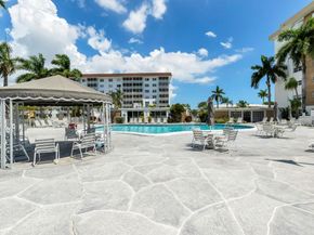 2970 NE 16th Ave 211, Oakland Park FL 33334