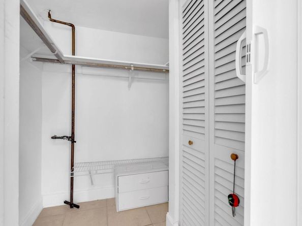 2970 NE 16th Ave 211, Oakland Park FL 33334