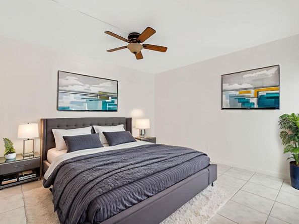 2970 NE 16th Ave 211, Oakland Park FL 33334