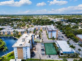 2970 NE 16th Ave 211, Oakland Park FL 33334