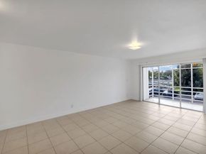 2970 NE 16th Ave 211, Oakland Park FL 33334