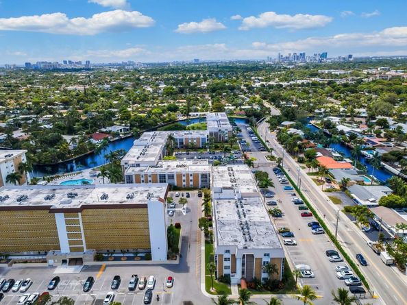 2970 NE 16th Ave 211, Oakland Park FL 33334