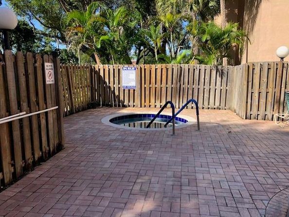 6800 Cypress Rd 511, Plantation FL 33317