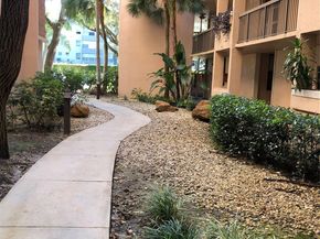 6800 Cypress Rd 511, Plantation FL 33317