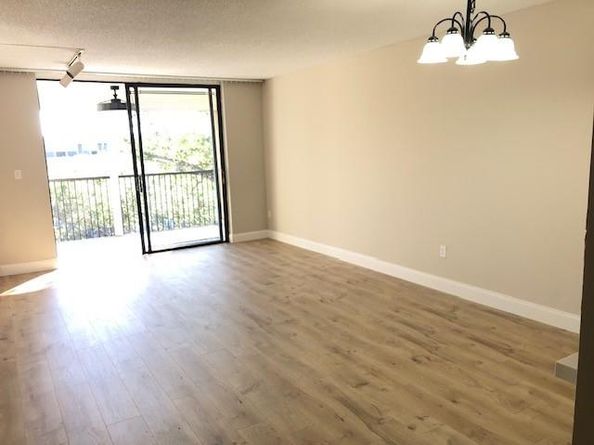 6800 Cypress Rd 511, Plantation FL 33317