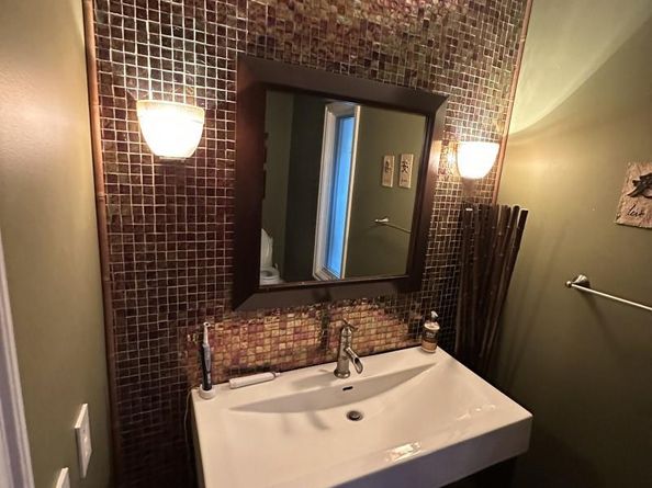 418 Alamanda Dr, Hallandale Beach FL 33009