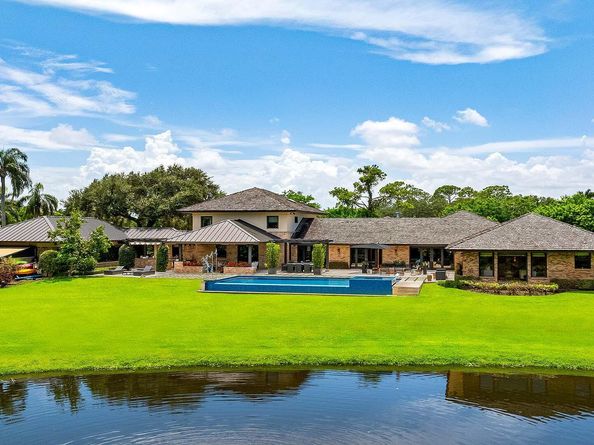 3 Peacock Lane, Village Of Golf FL 33436