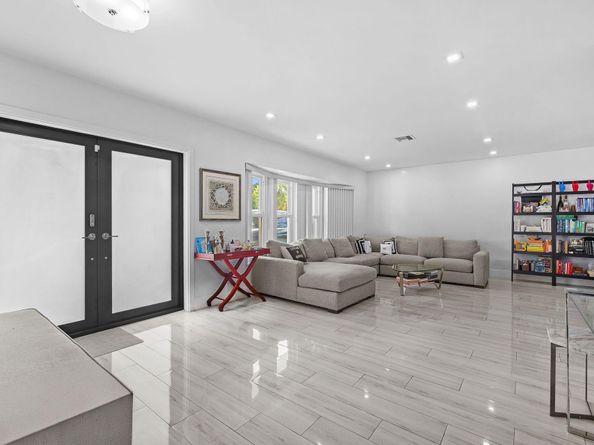 3500 N 46th Ave, Hollywood FL 33021