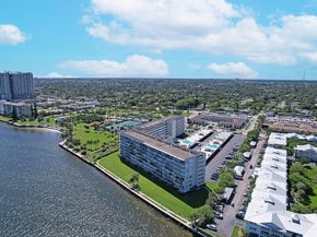 801 Lake Shore Drive 102, Lake Park FL 33403