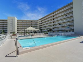 801 Lake Shore Drive 102, Lake Park FL 33403