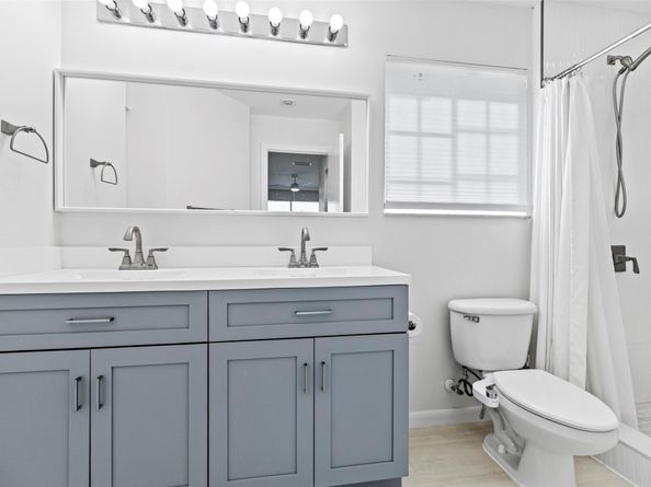 4722 Lago Vista Dr 4722, Coconut Creek FL 33073