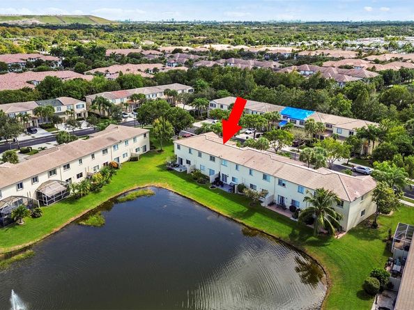 4722 Lago Vista Dr 4722, Coconut Creek FL 33073