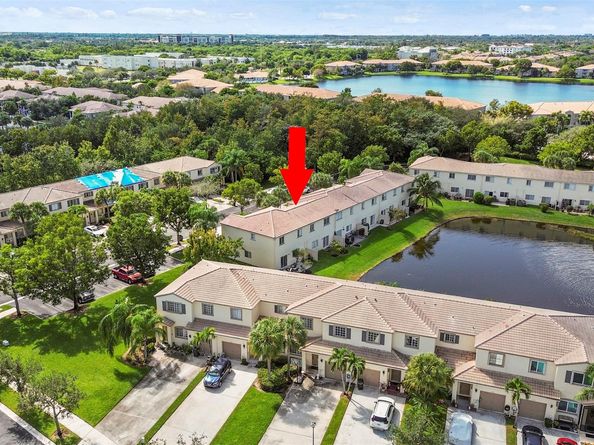 4722 Lago Vista Dr 4722, Coconut Creek FL 33073