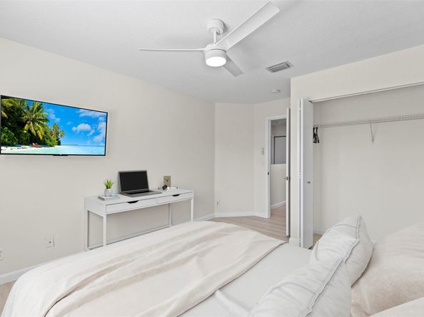 4722 Lago Vista Dr 4722, Coconut Creek FL 33073