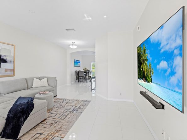 4722 Lago Vista Dr 4722, Coconut Creek FL 33073