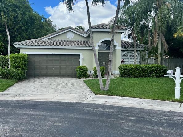13813 NW 22nd St, Sunrise FL 33323