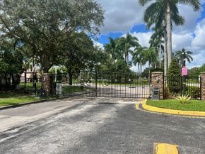 13813 NW 22nd St, Sunrise FL 33323